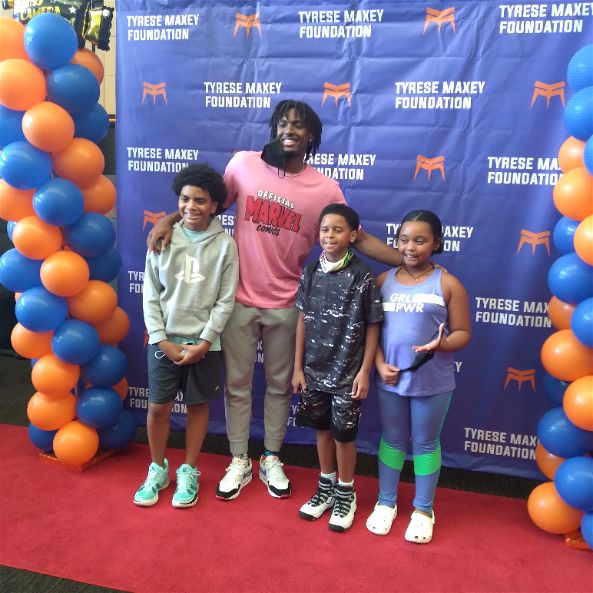Mason Santago, Tyrese Maxey, Juliane & Londyn Brooks