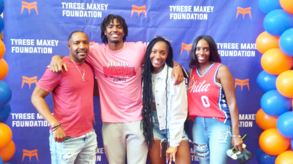 The Maxey Family (L) Tyrone Maxey, Tyrese Maxey, Denasia Maxey, and Denyse Maxey