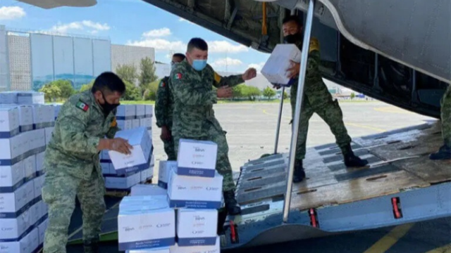 soldiers transporting humanitarian aid to Haiti 