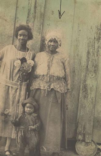 Lula Baker Datcher w daughter and young child