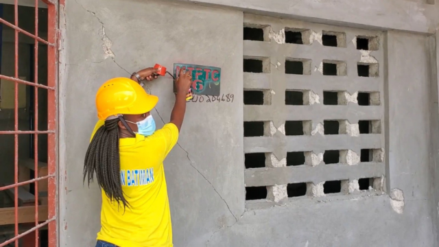 building evaluator in Les Cayes