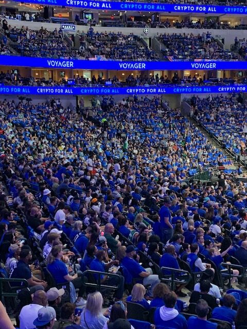 Mavs Crowd