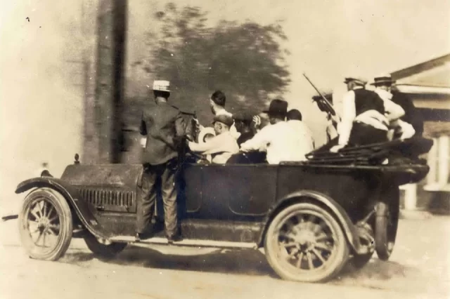 high tulsa riots car guns