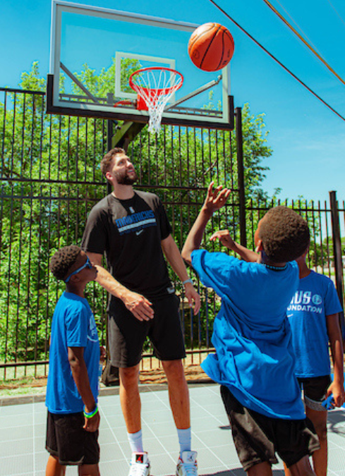 Maxi Kleber and Kids