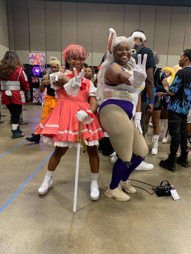 Dream Con attendees pose