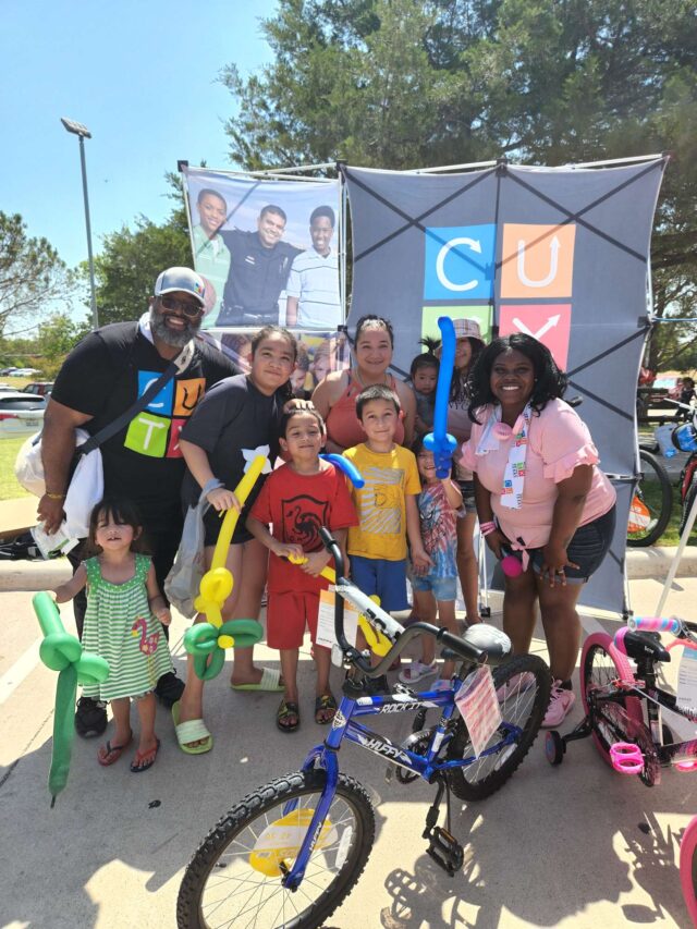 Maxcie and CUTX Bike Giveaway 2022