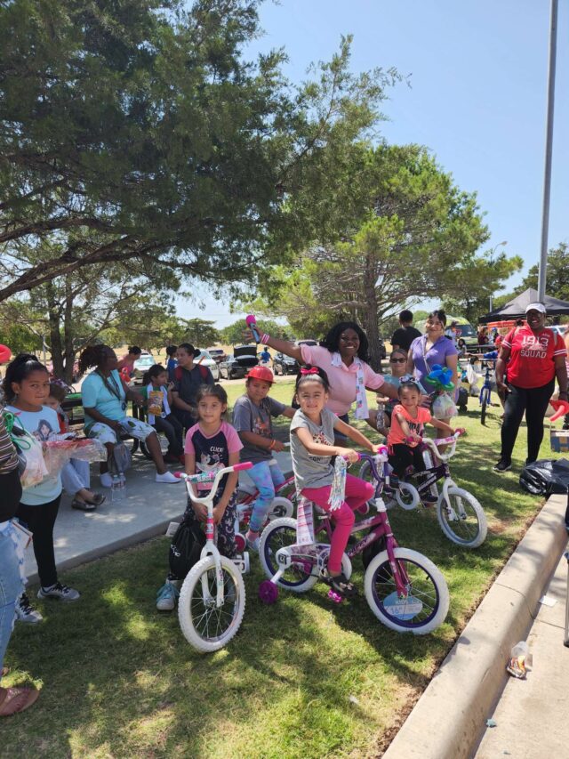 Maxcie with five Bike Winners