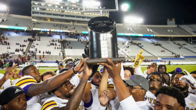 Prairie View head coach Bubba McDowell (1)