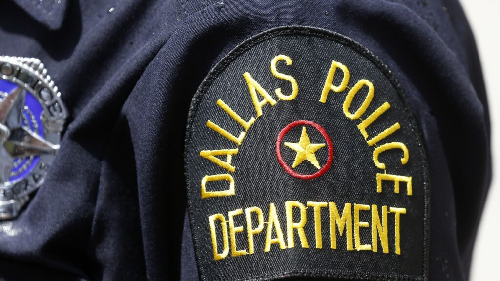 Dallas cop jailed on aggravated assault charge after he shot at fellow ...