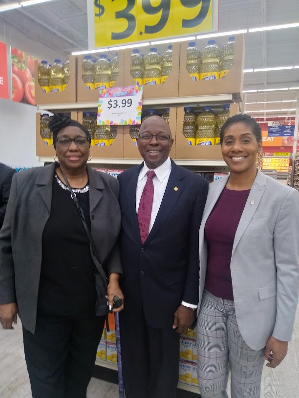 Food Basket Grand Opening Faye Gafford Southeast Oak Cliff CDC, Chair, Councilman Tennell Atkins & Commisioner Christina Puga