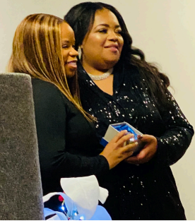 Empowering the Masses Founder and 
Executive Director Tammy Johnson 
poses with award recipient during 5th 
Annual Gala