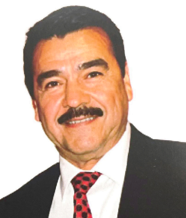 Principal Javier Chaparro