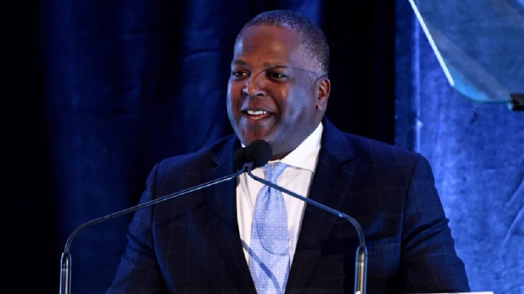 FORMER SOUTH CAROLINA MAYOR BECOMES THE HIGHEST RANKING BLACK MAN IN ...