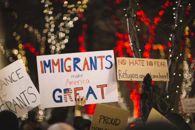 Pro-Testers in support of immigrant rights