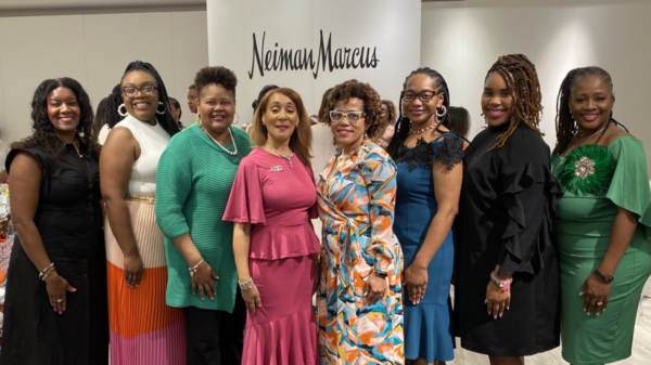 Alpha Kappa Alpha Sorority sisters pose for group photo during The Experience