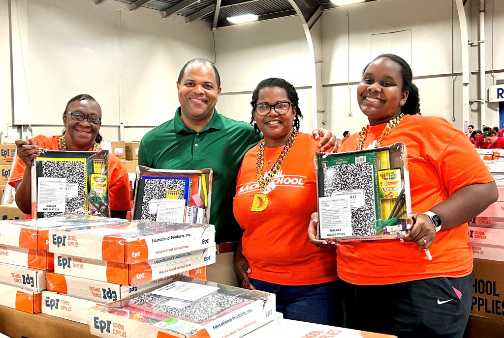 Dallas ISD students to receive free school supplies at Mayor's Back to  School Fair