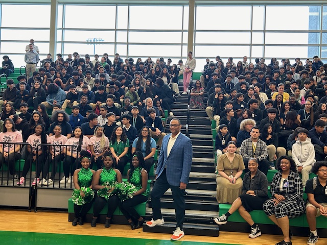 Congressman Marc Veasey and 8th grade students from Johnson Middle School in Irving, Texas.