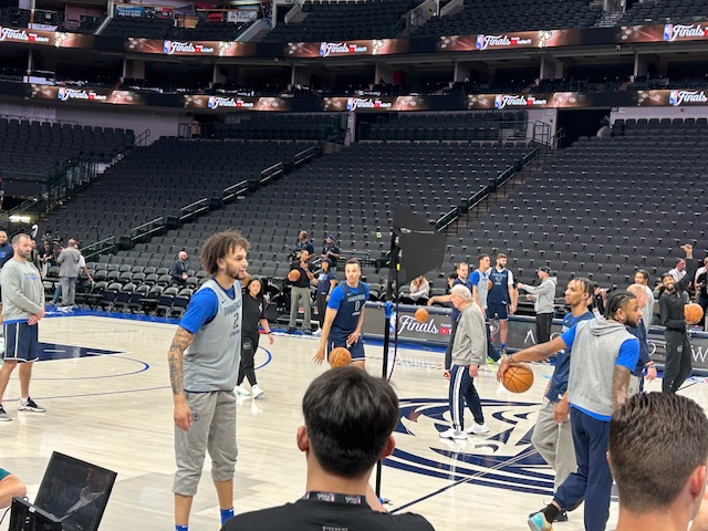 Mavs Practice 