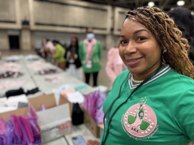 Alpha Kappa Alpha Sorority, Incorporated (Medium)