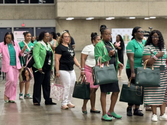 Members enter ballroom for personal hygiene (Medium)