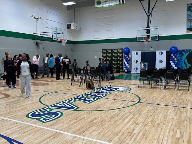 For Oak Cliff's gymnasium upgraded by the Dallas Mavericks