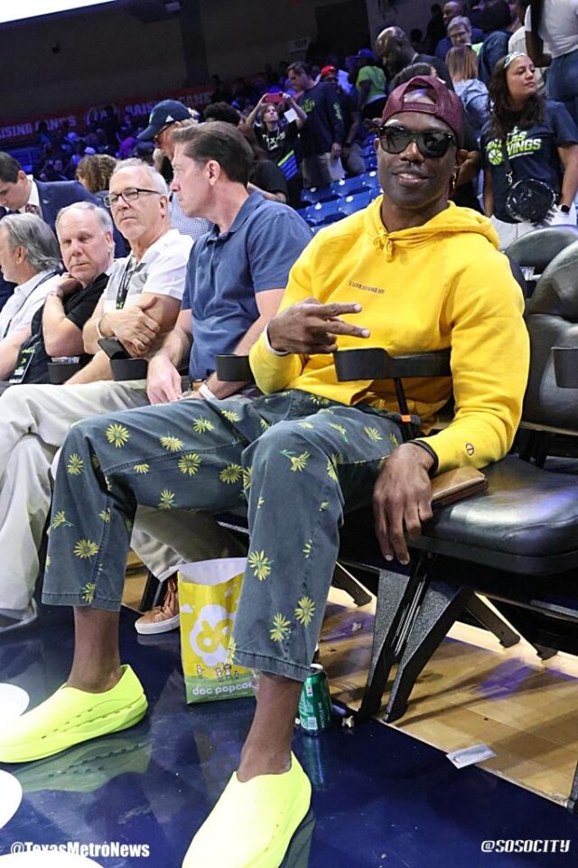 Former Dallas Cowboy Terrell Owens at Dallas Wings Home Finale