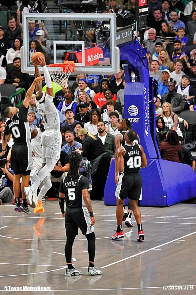 Daniel Gafford Goes up for the Dunk