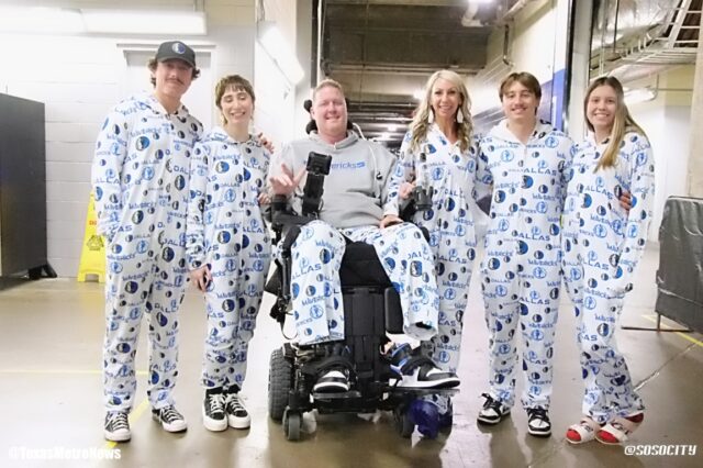 NBA legend and former Maverick Shawn Bradley and family